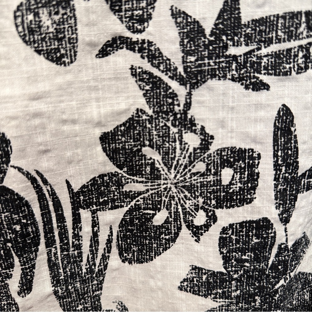 G by Giuliana Monochrome Floral Top with Ruffle Accents - Picture 8 of 8